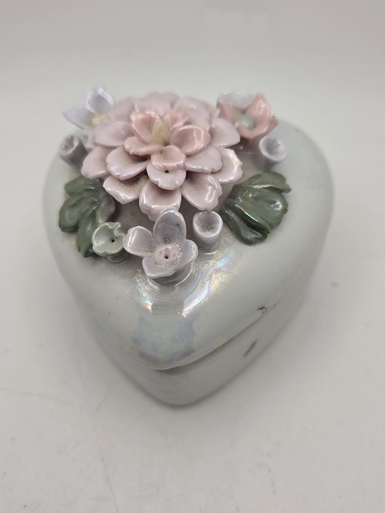 Vintage Other - Vintage Iridescent Heart Trinket Box Lusterware Porcelain 3D Sculpted Flower Lid